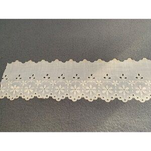 Vintage Novella Insertion Entredeux Trim 3.25" x 2.75 yds White Cotton Floral Ey